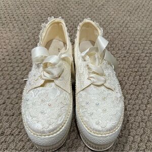 Elegant Cream Lace Women's Shoes